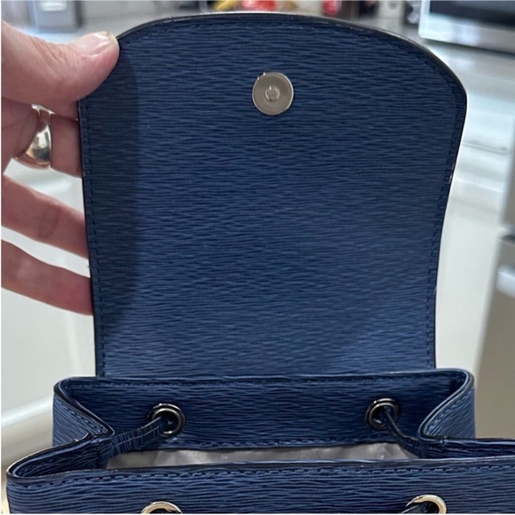 NWOT DKNY 100% Leather Lex Small Convertible Backpack & Crossbody - Picture 12 of 17